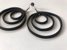 Load image into Gallery viewer, Inner Tube Circle Earrings
